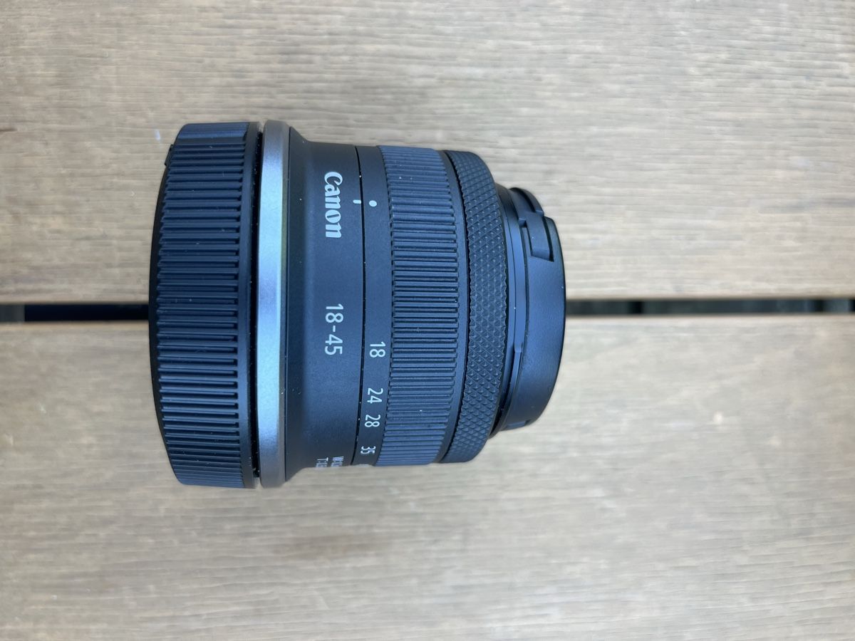 Canon Fotocamera: Canon EOS R50 inklusive 18-45mm Objektiv – Usato da Stäfa venduto da jol_rn6c 7
