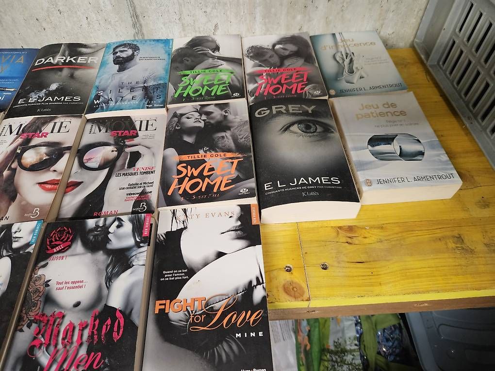 Libri: Divers livres à vendre  – Usato da Collombey venduto da rubrub 1