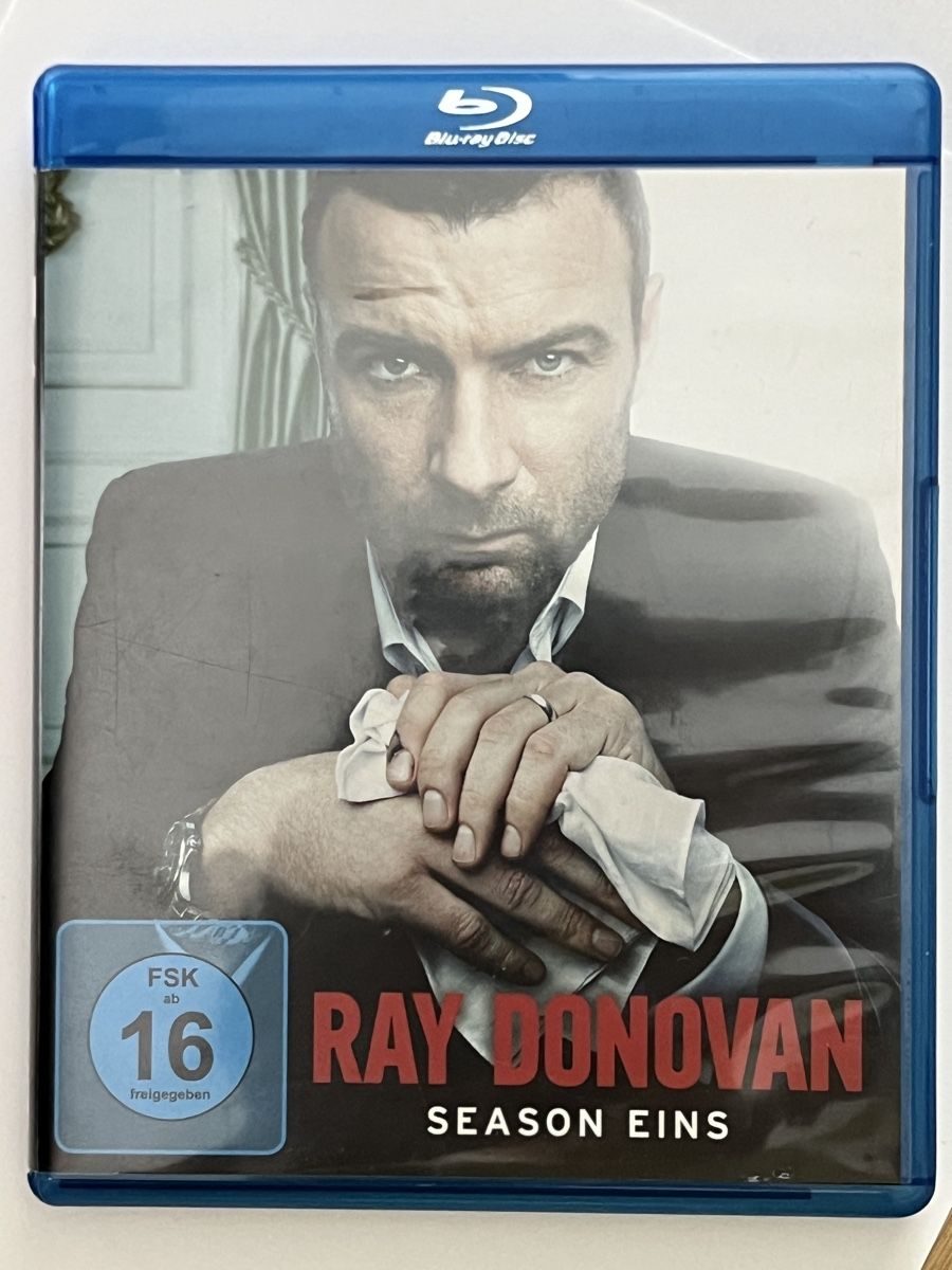 Tous les DVDs: Ray Donovan Season Eins Blu-ray – D'occasion à Au ZH par Paninifieber26