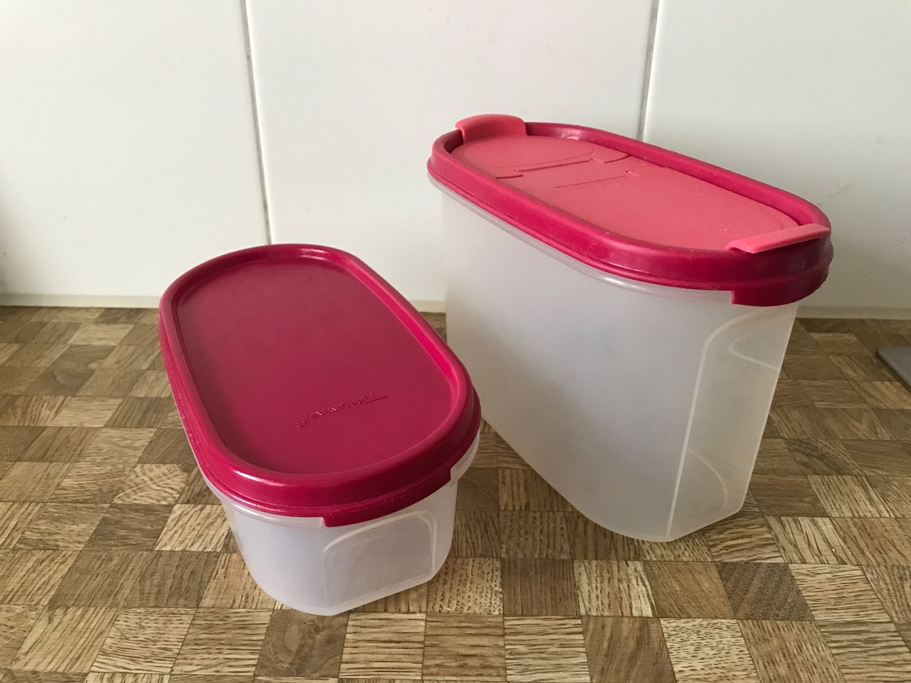Tupperware Contenitori & Simili: Tupperware 2 Vorratbehälter mit Deckel – Usato da Birmensdorf ZH venduto da Hilhan