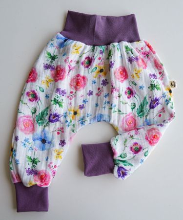 Sommer Pumphose aus Musselin mit Blumen Gr.74/80 NEU