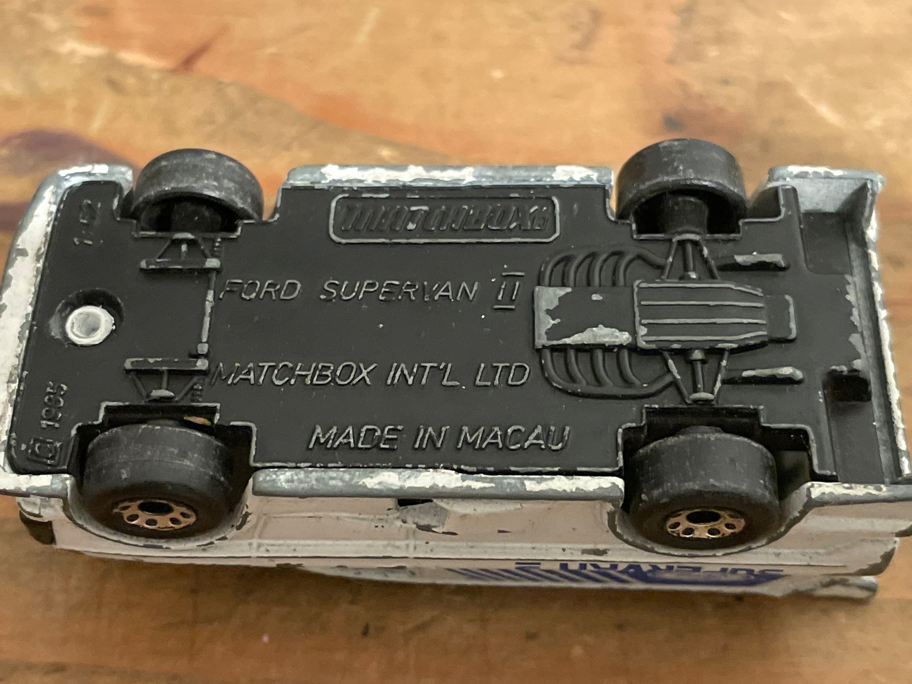 Matchbox Modellini d'auto: Antiker Ford Supervan 2 Modellauto Matchbox – Usato da Winterthur venduto da cheerio97 4