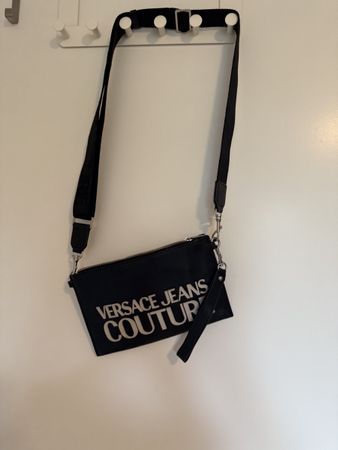 Sacoche Versace Jeans Couture Noir Élégant et Tendance