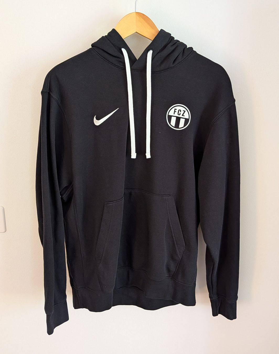 Nike Maglioni & Felpe: FCZ Hoodie – Usato da Zürich venduto da vukzh