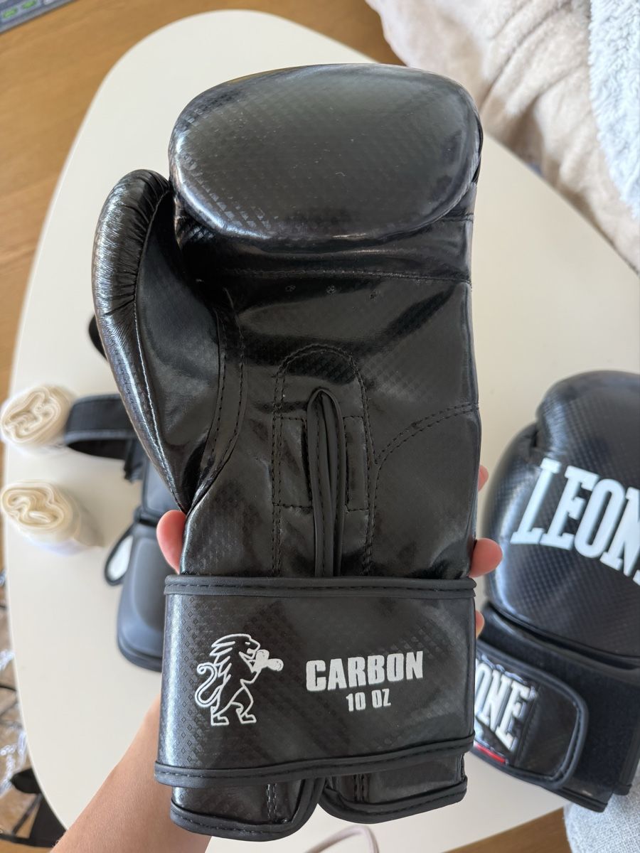 Guanti & manicotti: Leone Boxing Handschuhe und Schienbeinschutz – Usato da Biel/Bienne venduto da Chag188 1