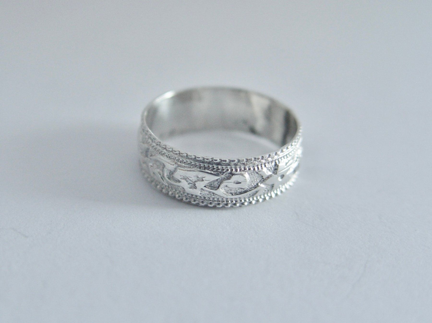 Bagues: Vintage Silberring mit Blumen-Muster, Silber 925 – D'occasion à Henggart par gernli 1
