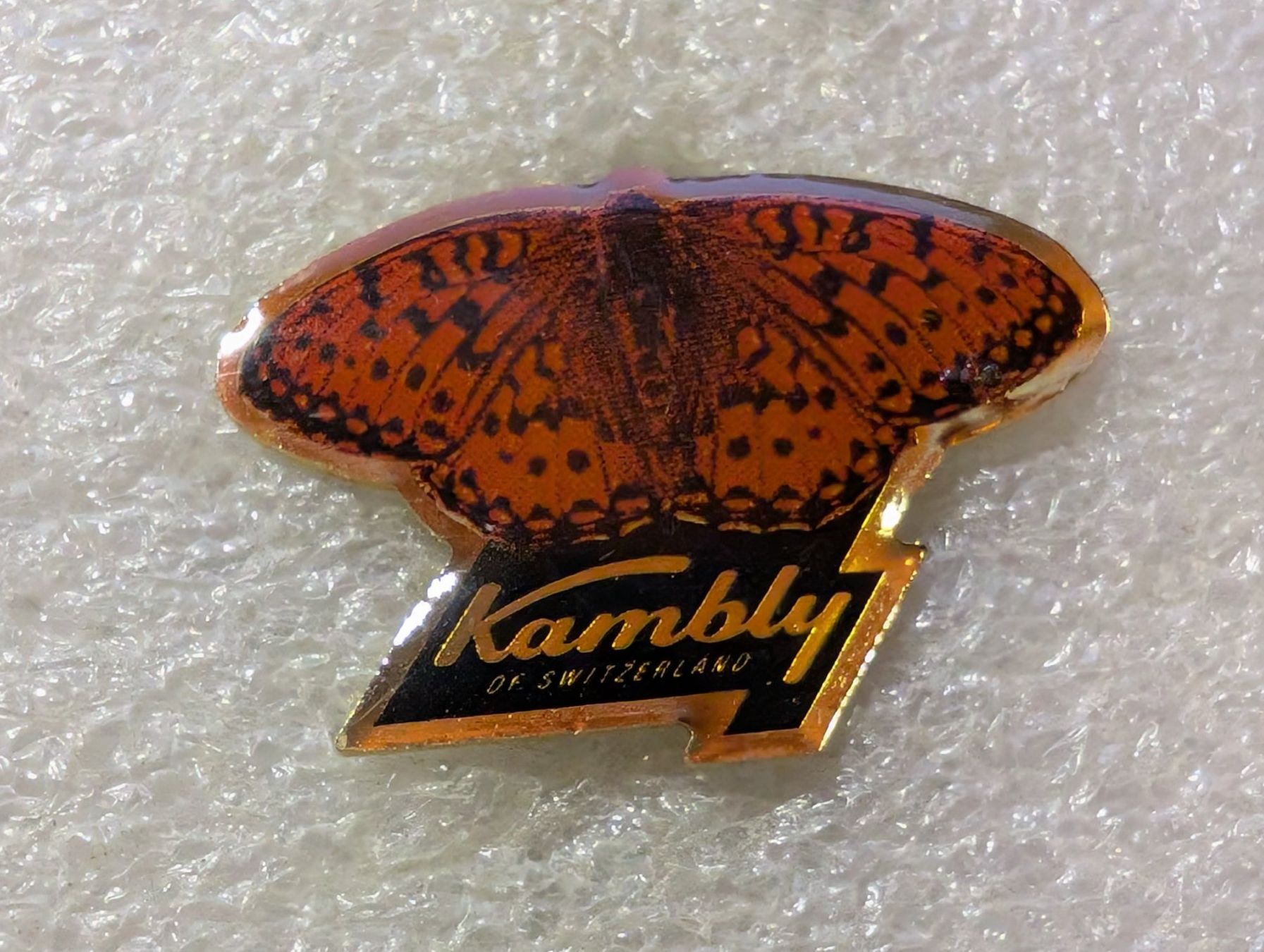 Placchette & Badge: Ansteckpin 116: Kambly dunkler – Usato da Oppligen venduto da Pin-Fall-Shop
