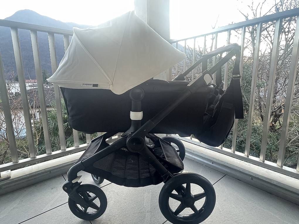 Bugaboo Carrozzine: Bugaboo Fox 2 con accessori – Usato da Verscio venduto da Titti710