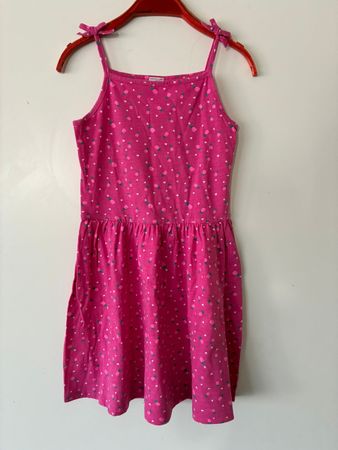 Schönes Kleid Gr. 122