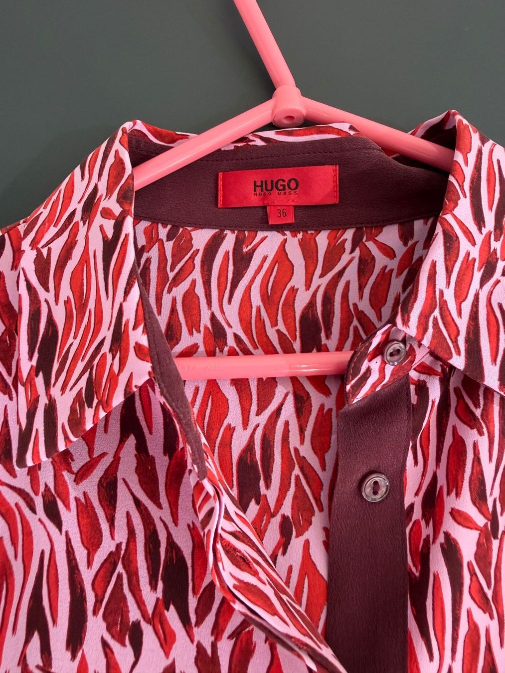 Hugo Boss Camicette: HUGO Damen Bluse Seide Grösse 36 neu – Nuovo (secondo la descrizione) da Muttenz venduto da flowers04 2