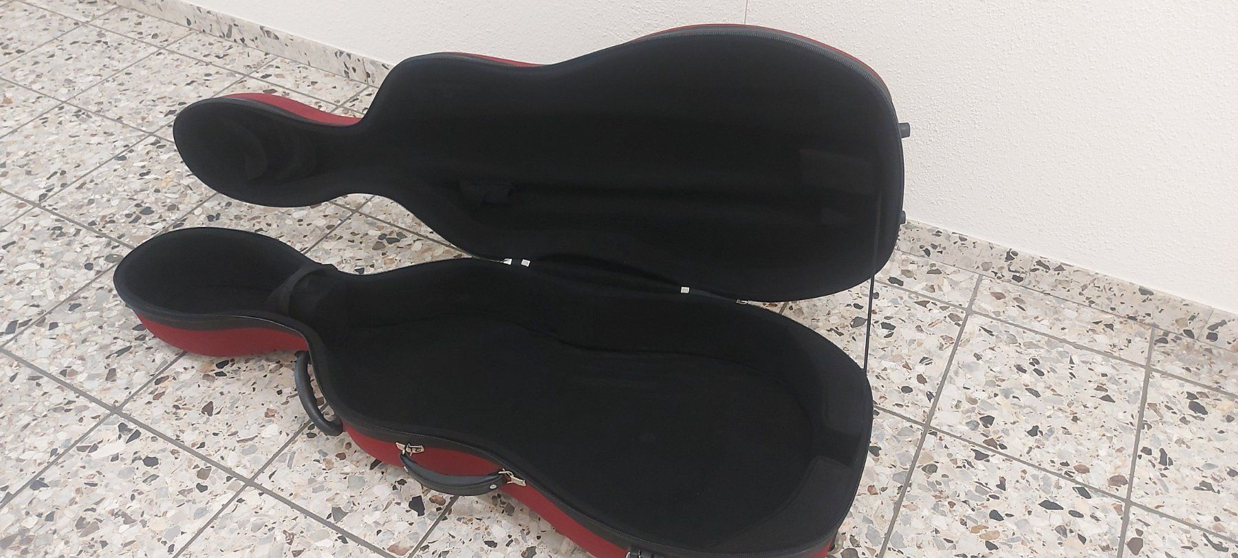 Strumenti musicali: 4/4 leichtes Cello koffer farbe rot 5-kg. – Usato da Glattbrugg venduto da Swissmusik 3