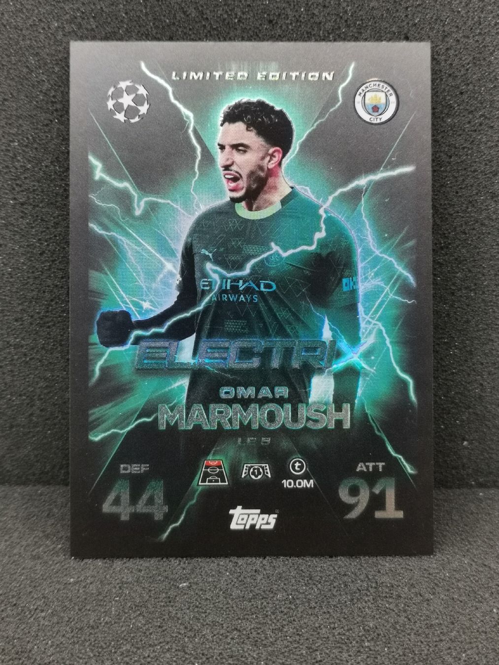 Topps Carte collezionabili: Match attax 2025 /26 Extra Omar Marmoush Electrix Limited.  – Usato da Einsiedeln venduto da sza_588x