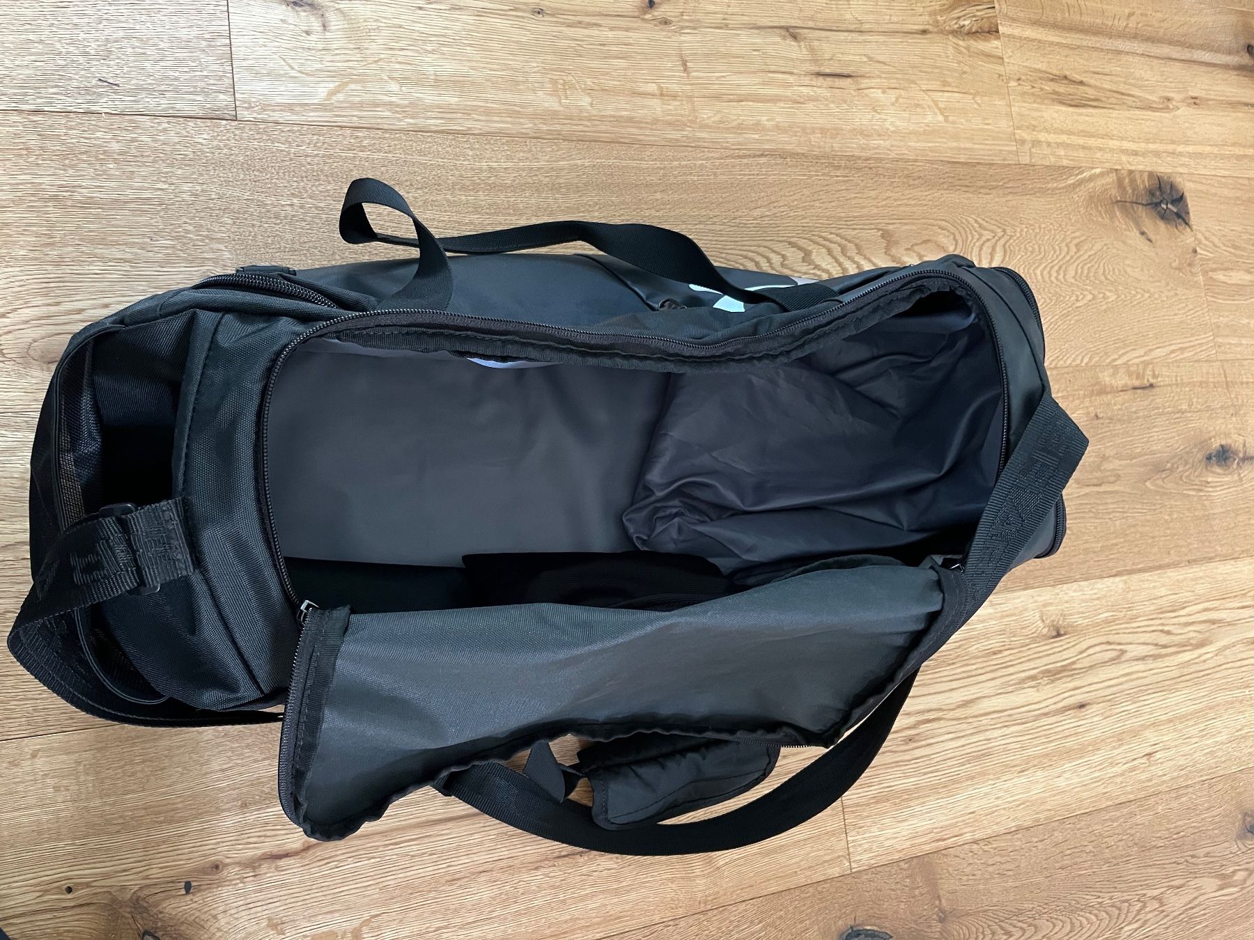 Under Armour Borse: Under Armour Sporttasche – Usato da Olten venduto da ari_jxn9 2