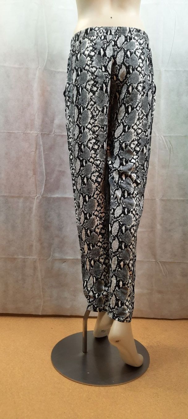 Pantaloni: Lässig leichte gemusterte Sommerhose grau Gr. S – Nuovo e nell'imballaggio originale da Seuzach venduto da VT-Collections1 3
