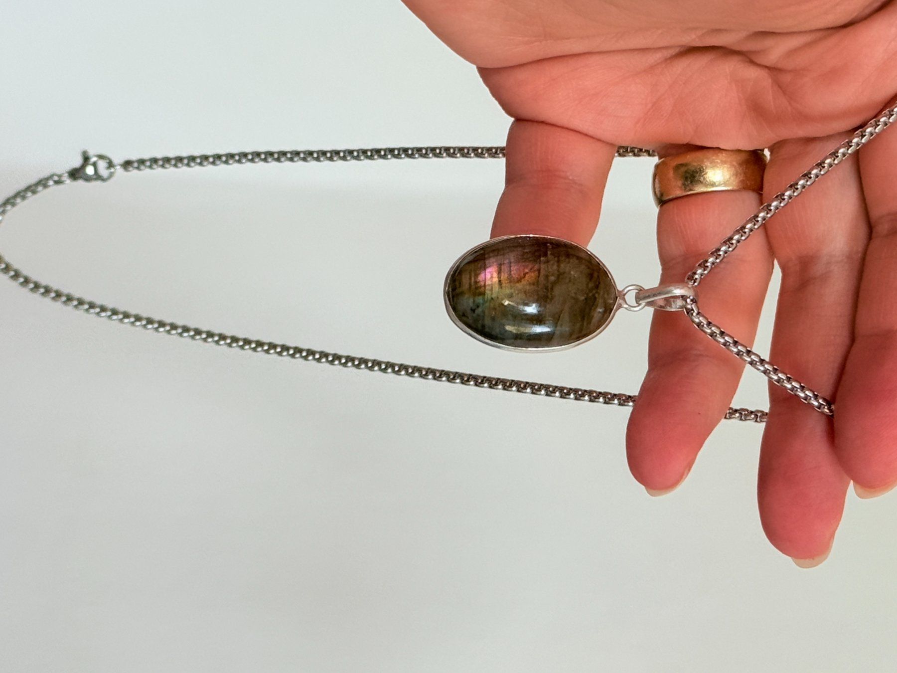 Colliers: Collier avec Labradorite – Neuf avec emballage d'origine à Genève par AWWA 2