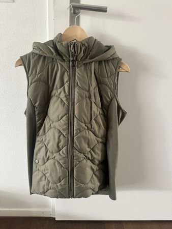 Barbour Steppgilet mit Kapuze, Grösse 40, Top Zustand