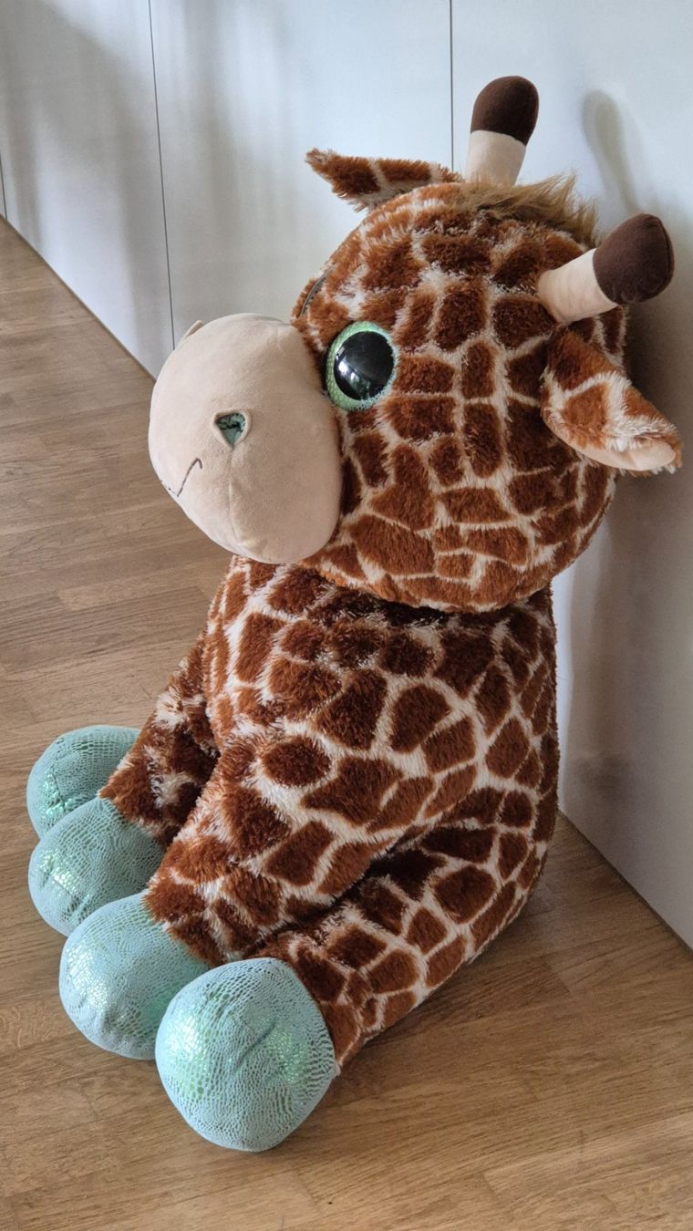 Giocattoli: Grosse Plüschtier Giraffe (sitzend 90cm) ab 10.- – Usato da Zug venduto da jpawlo