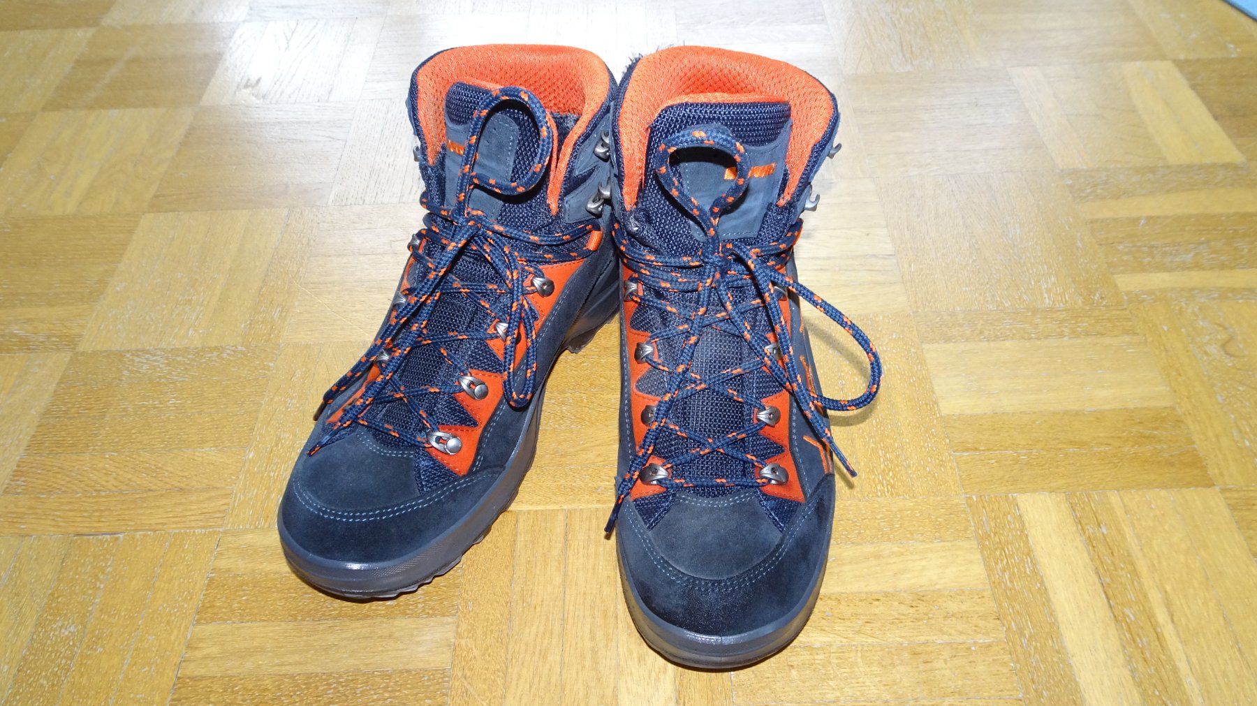 Lowa Schuhe für Jungen: Lowa Wanderschuhe Gr. 40 – Gebraucht aus Hombrechtikon von 29Malibu11