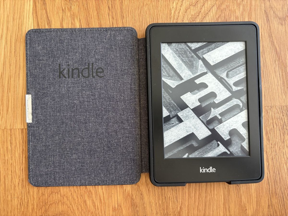Amazon Tablet PC: Kindle Paperwhite (6. Generation) mit Hülle – Gebraucht aus Dübendorf von jul_swm6 3