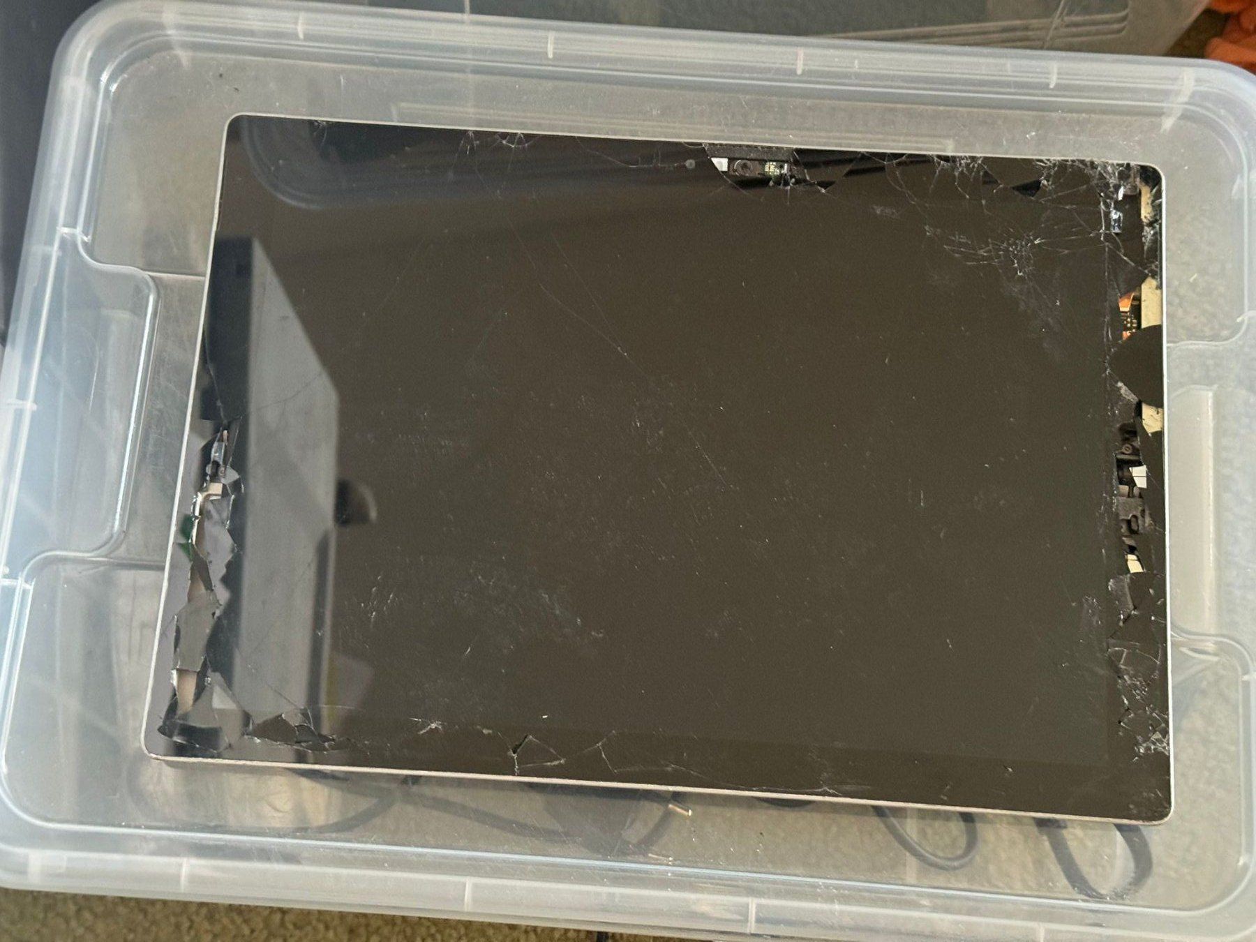 Microsoft Tablet PC: Surface Pro 3 - 128GB !! ungeprüft !! – Difettoso da Olten venduto da HoYa01