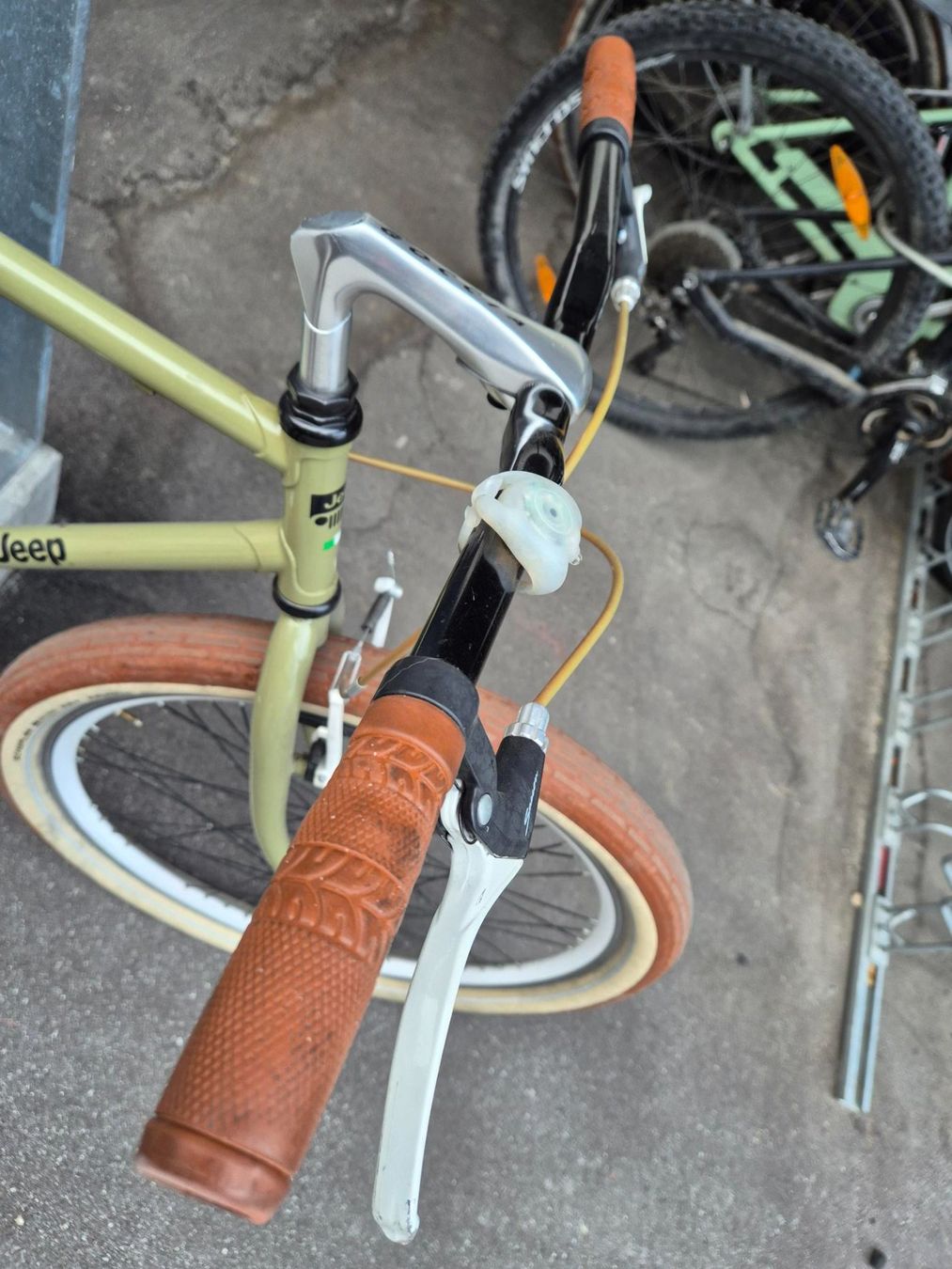 Velos: Singlespeed, Fixie, Jeep Bike – Gebraucht aus Felsberg von Franky8 3