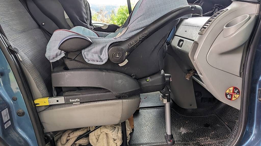 Seggiolini per auto: MaxiCosi Cabrio – Usato da Trub venduto da gm1_yj7n