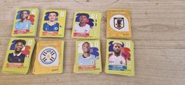 Lot d'environ 150 cartes Panini World Cup 2026 état neuf.