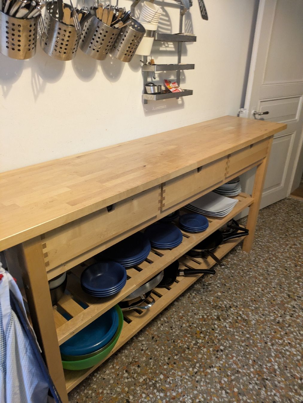 Ladenausstattungen & Messebau: Küchenmöbel  – Gebraucht aus Winterthur von desireefrei 1