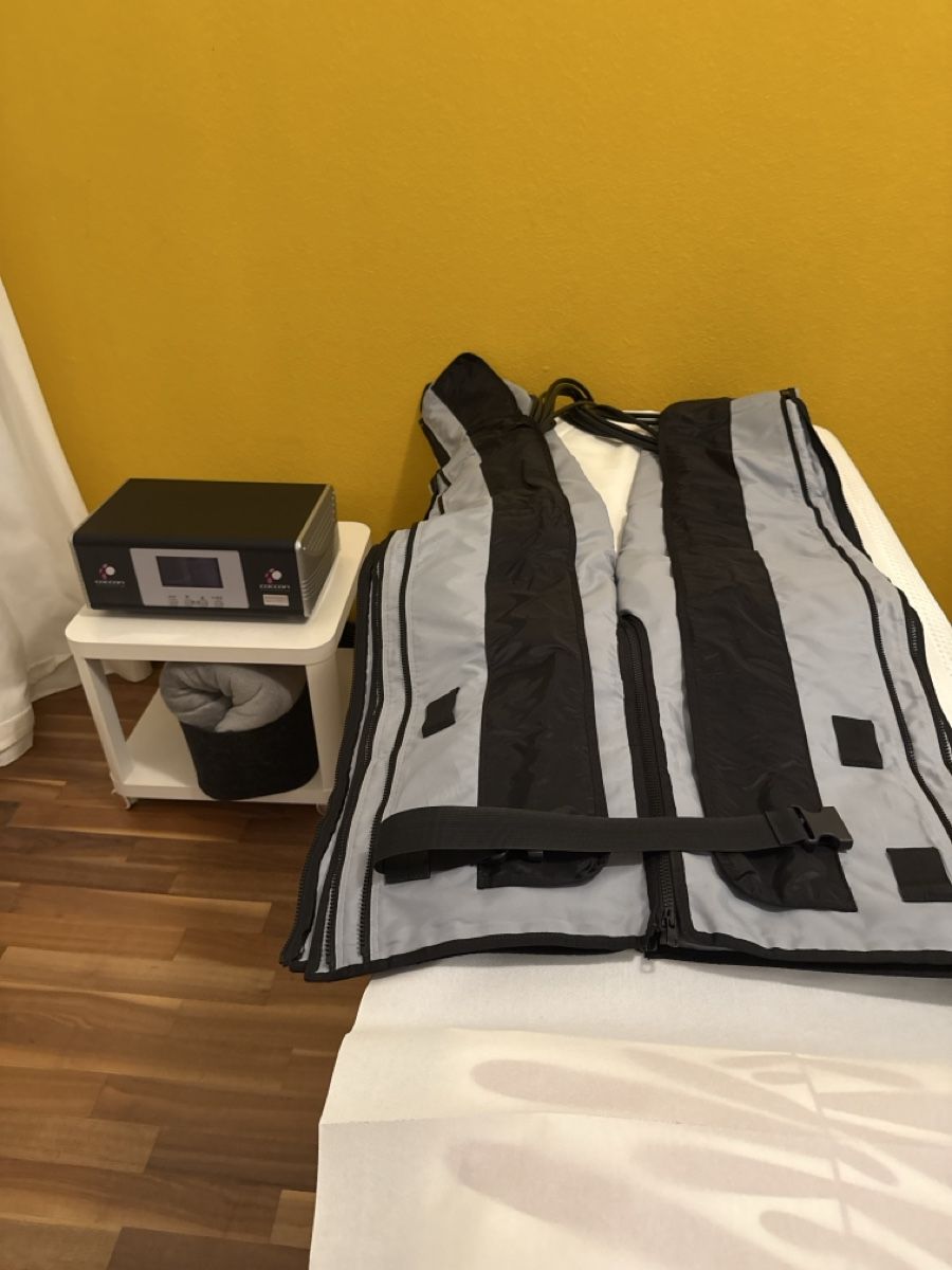 Attrezzature mediche: Lymphdrainage Gerät coccon – Usato da Adligenswil venduto da Criolla25