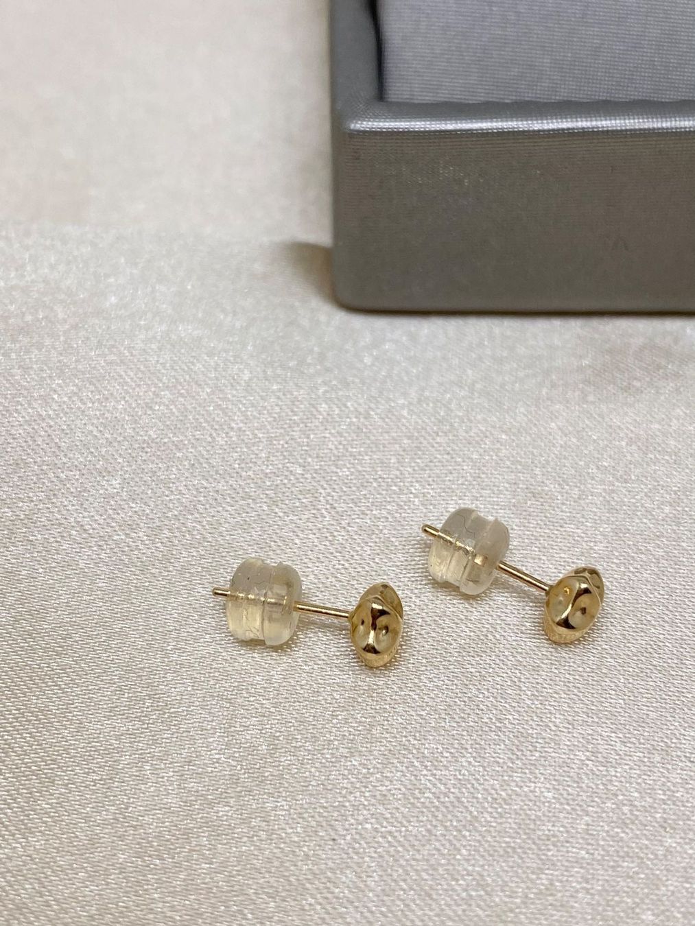 Orecchini pendenti & Orecchini a lobo: 18k Gelbgold Ohrstecker – Nuovo e nell'imballaggio originale da Sarnen venduto da Yingsperlen1 1