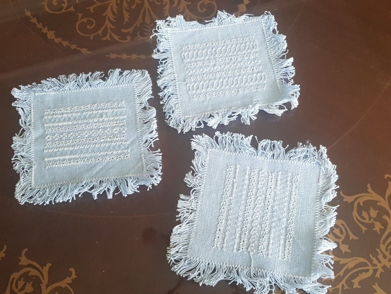 Untersetzer: Untersetzer Stickerei Textil antik – Gebraucht aus Mörschwil von wunderkiste44 2