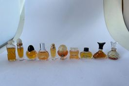 Lot 10x Parfum / Miniatures z.B. CARTIER, RIACHI etc.