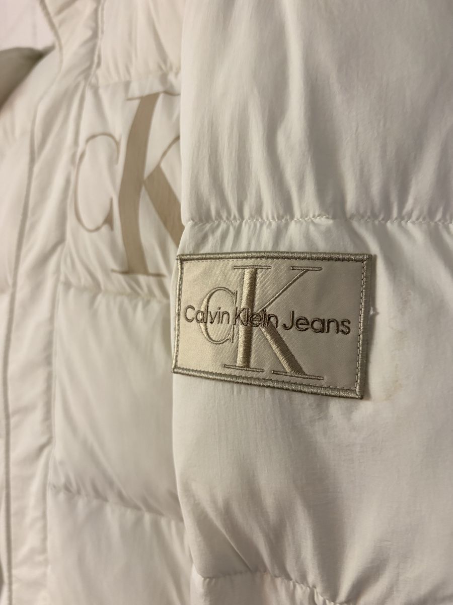 Calvin Klein Vestes: Beige Calvin Klein Jacket. Size: Large – D'occasion à Wollerau par Florencio.M