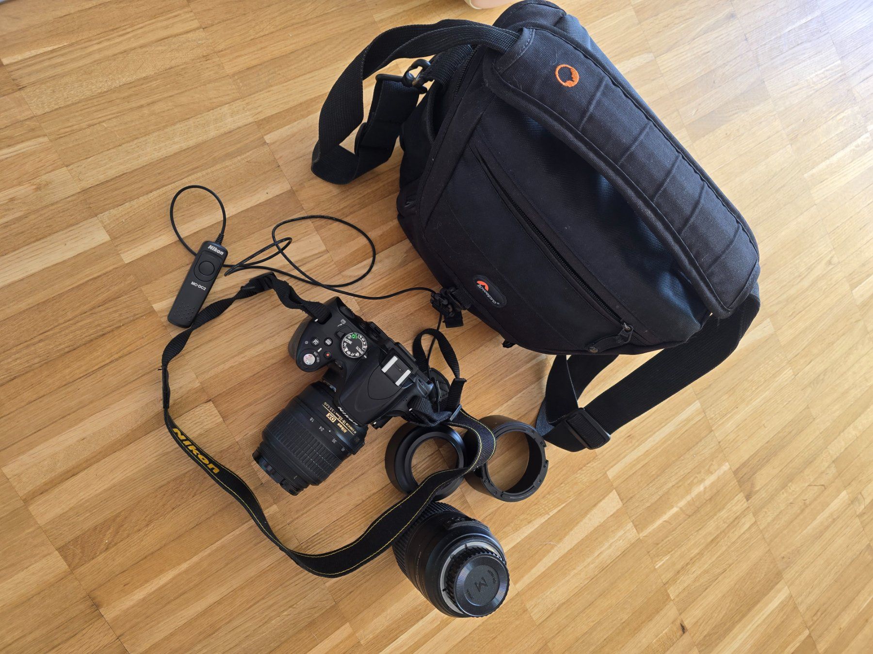 Nikon Fotocamera: Nikon D5100 Kamera mit Objektiven, Tasche – Usato da Neuchâtel venduto da ann_88mw