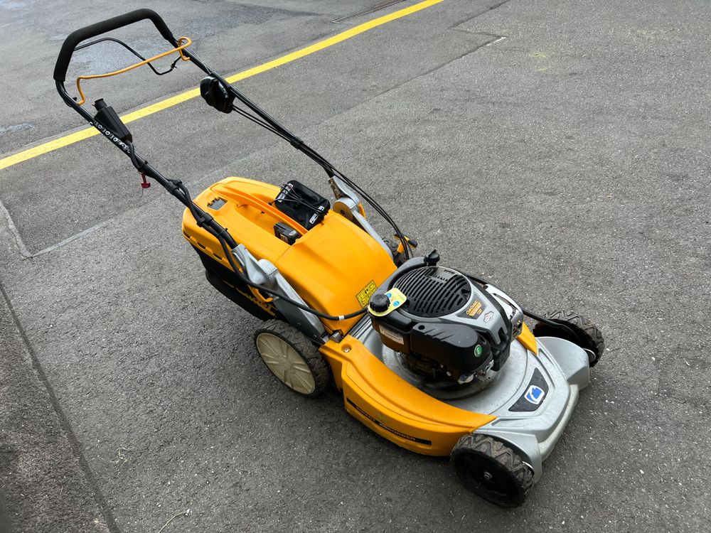 Benzinrasenmäher mit Elektrostart und Antrieb 4 Takt Motor Kaufen auf