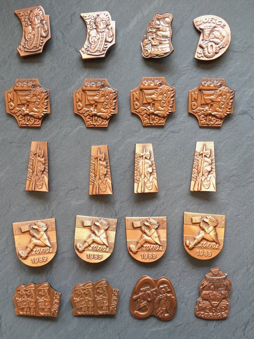 Plaquettes & Badges: Plaketten ZOFIGE – D'occasion à Liesberg par Ragged