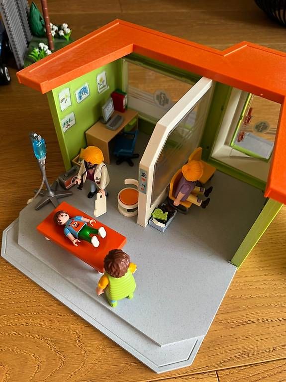 Playmobil Giocattoli: Playmobil Arztpraxis – Usato da Neftenbach venduto da Bambam3 3