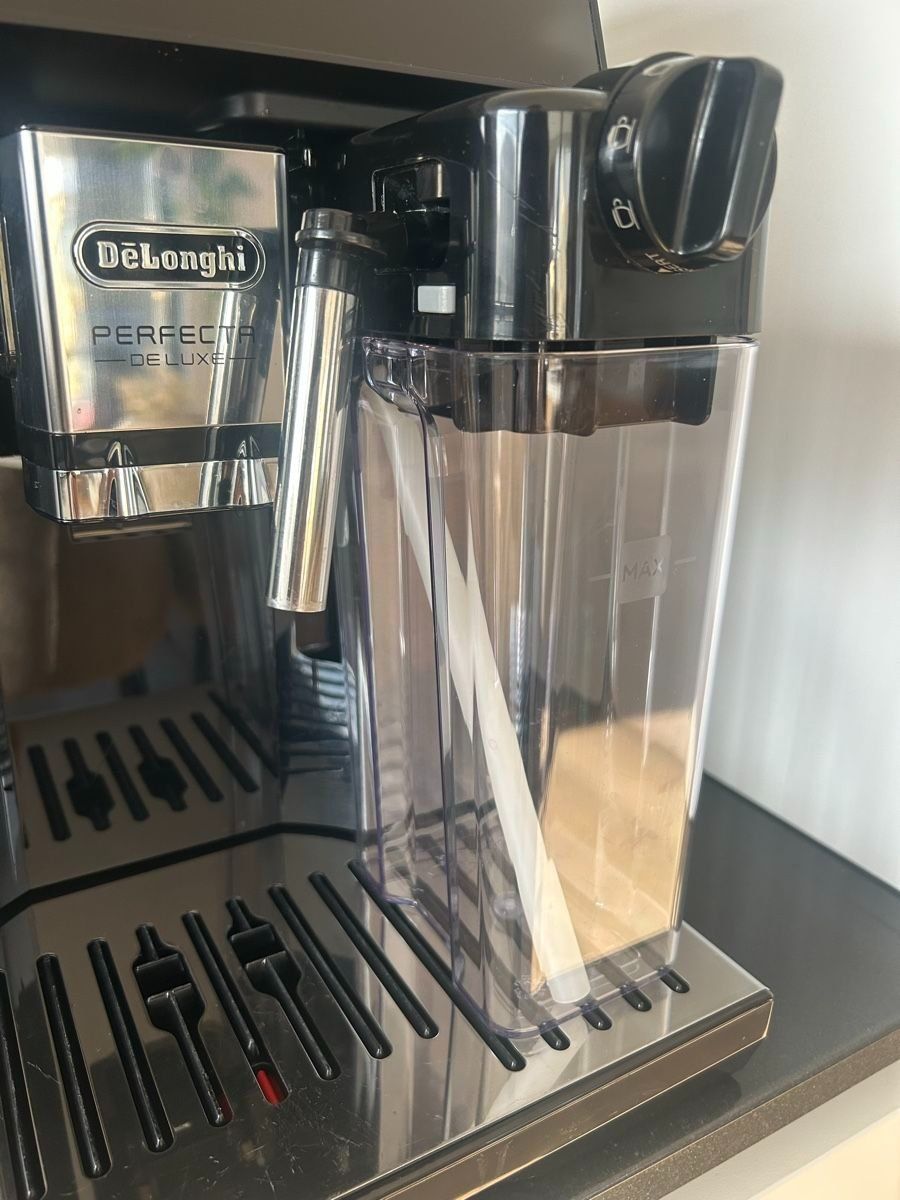 Kaffeemaschinen & Espressomaschinen: DeLonghi Perfecta Deluxe, ab Service – Gebraucht aus Embrach von Adlikonzh33 4