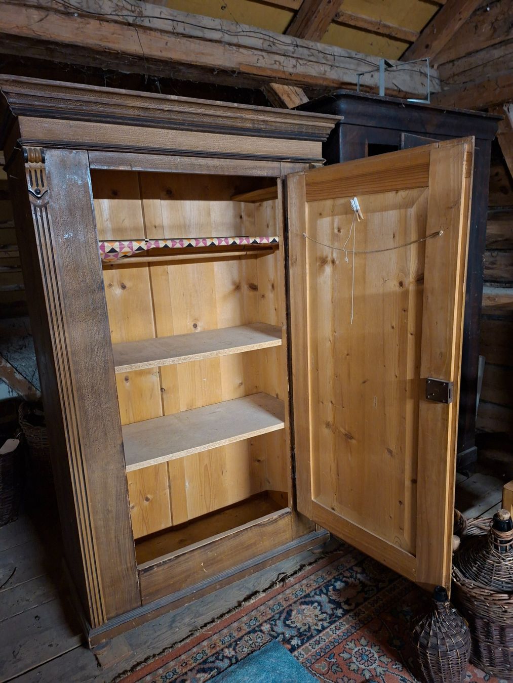 Armadi: alter Schrank – Usato da Balterswil venduto da Erimaus 1