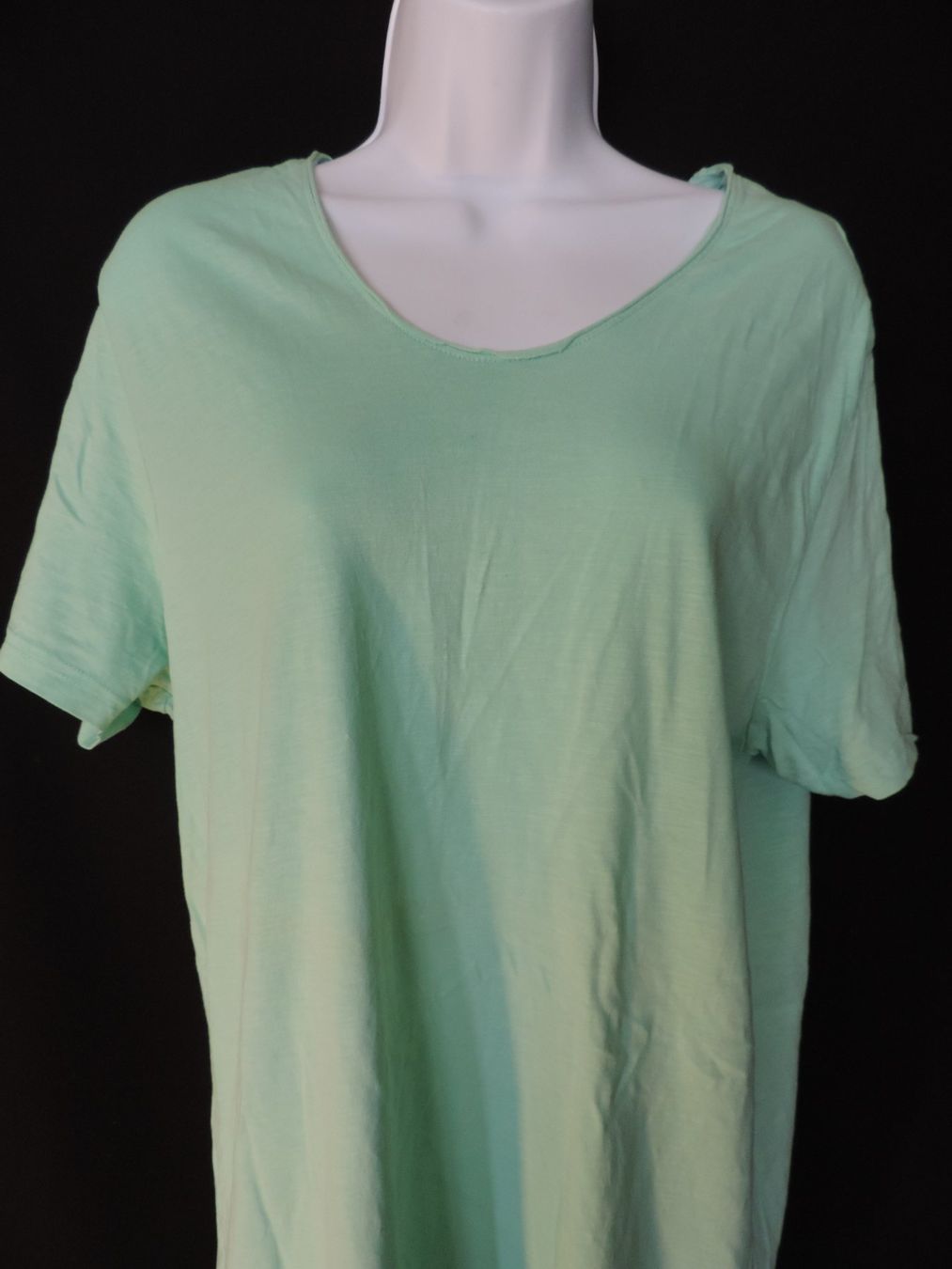 T-shirt: lot de 2 t-shirts blanc et turquoise – Usato da Genève venduto da Axelle333 5