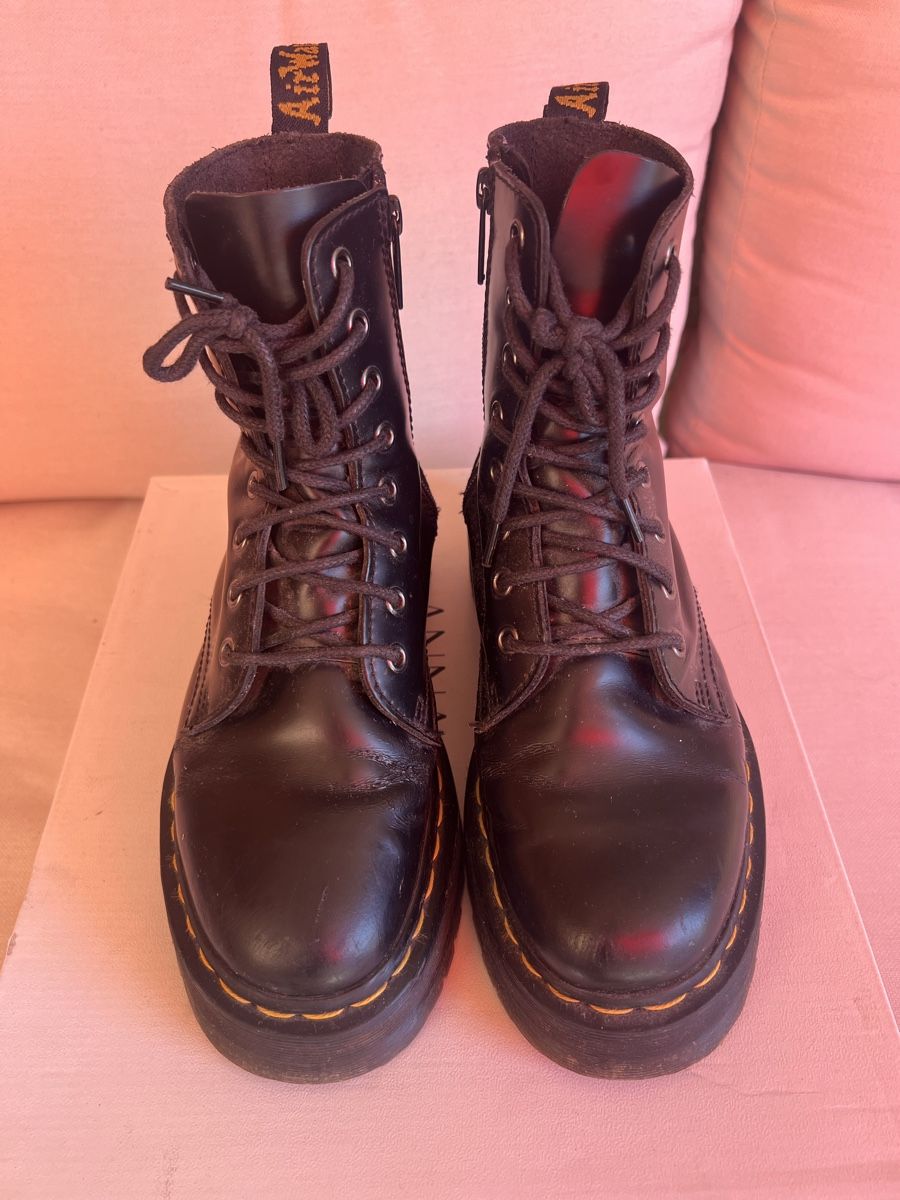 Dr. Martens Damenschuhe: Dr. Martens JADON Plateau Boots – Gebraucht aus Bäch SZ von Juliarosevin