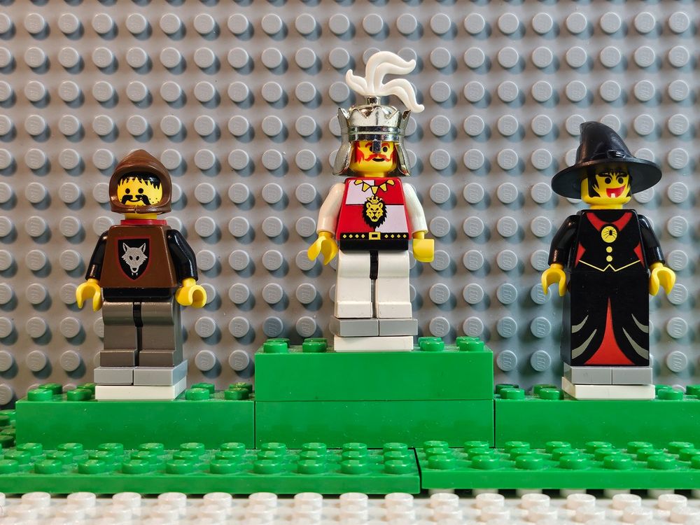 3 Lego-Minifiguren der Serie Castle, Ritter, König, Hexe,... (Gebraucht ...