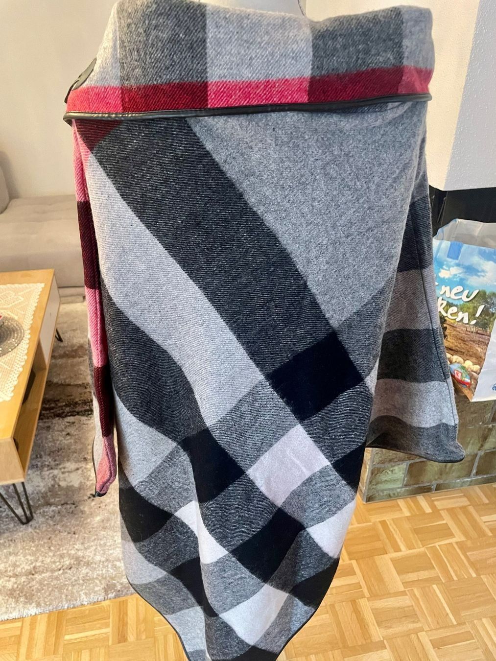 Altro in Moda donna: Poncho Gr. S – Usato da Erschmatt venduto da Gragetsch 1