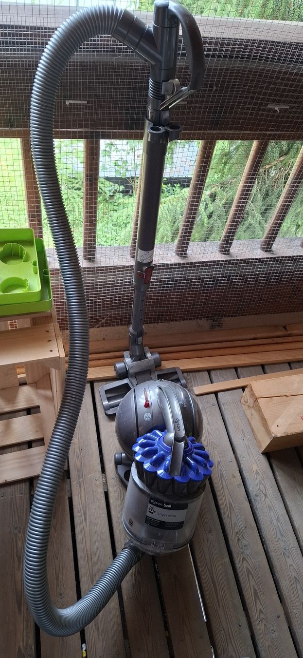 Dyson Aspirateurs & Accessoires: Staubsauger Dyson DC 33C Origin Extra  – Défectueux à Niederstocken par Cocos_nut 1