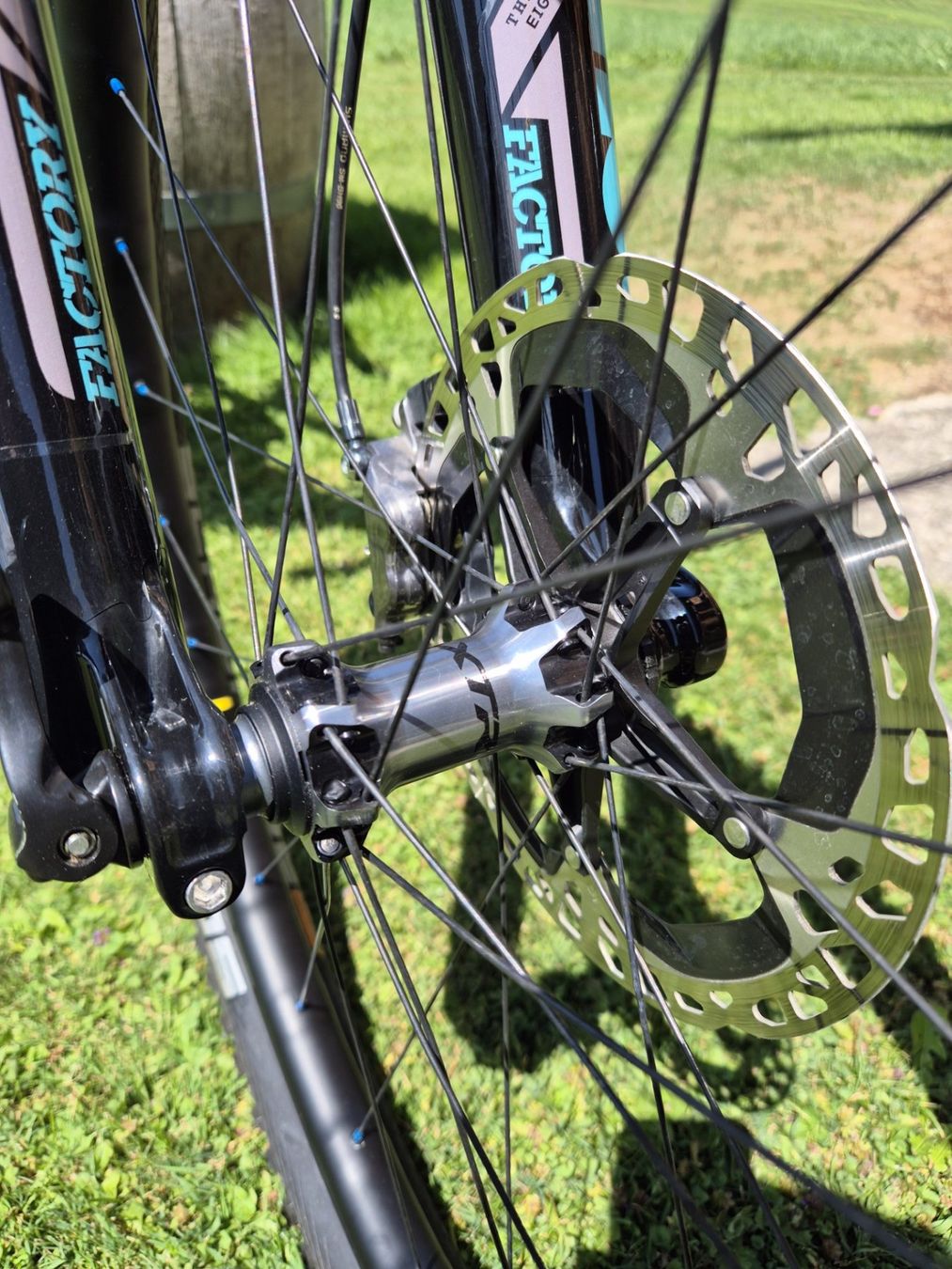 Specialized Velos: Specialized Enduro Custom, Top Bike – Gebraucht aus Gstaad von rha_2xfh 6