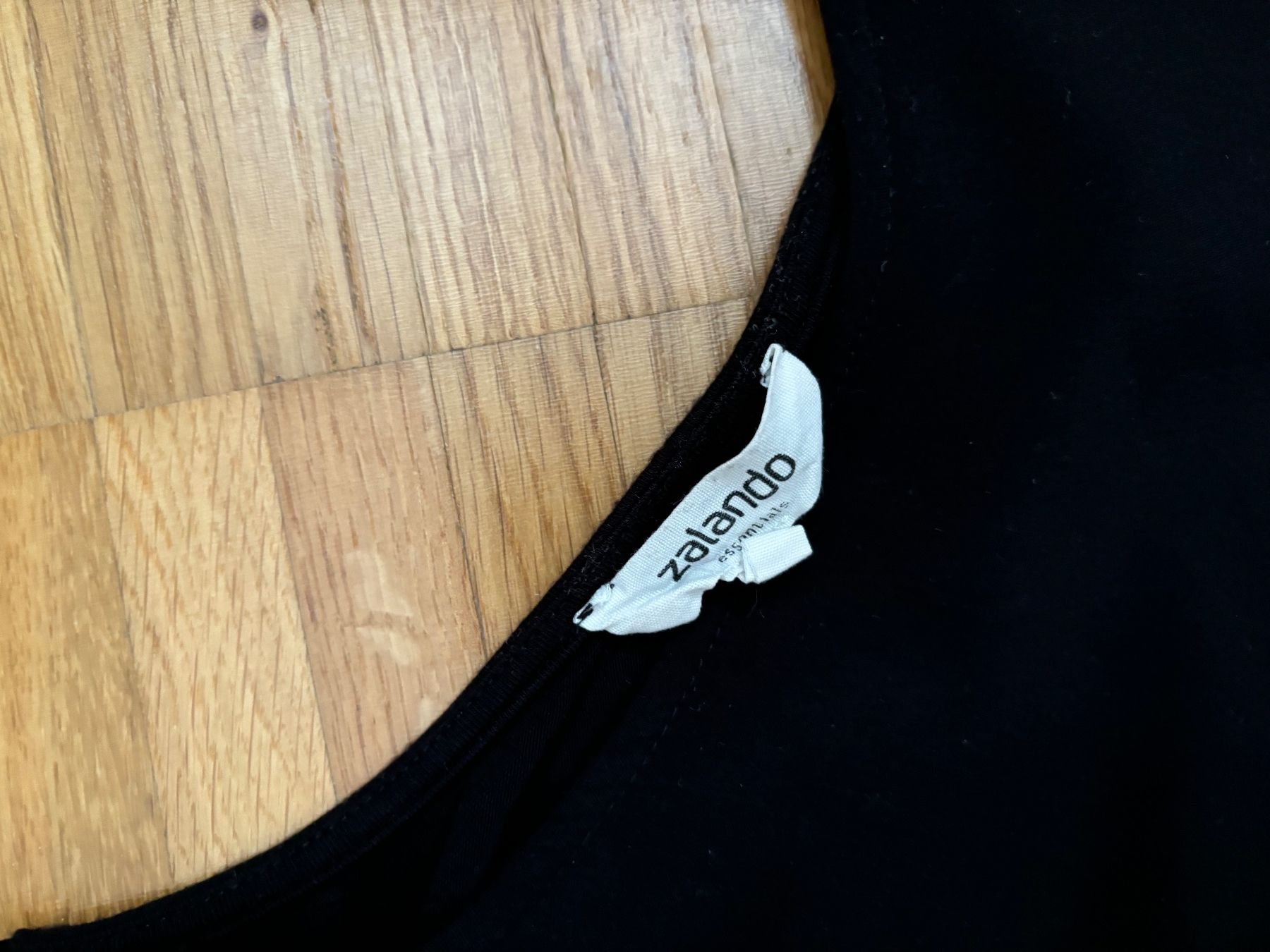 Zalando Top: Zalando Essentials Top, Gr. M – Usato da Winterthur venduto da Sunshine143 4