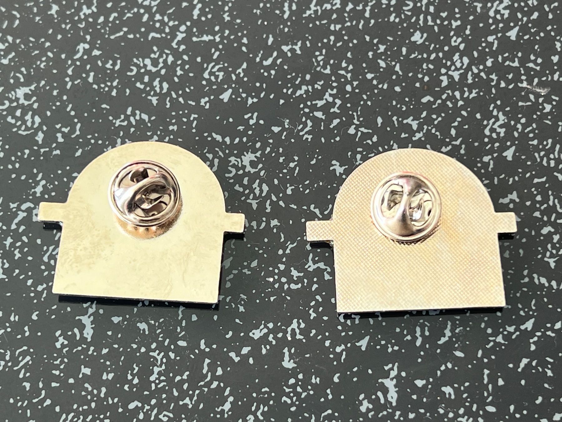 Placchette & Badge: Jungfrau Marathon PIN 1993 & 1994 – Usato da Uetendorf venduto da Stoun 1