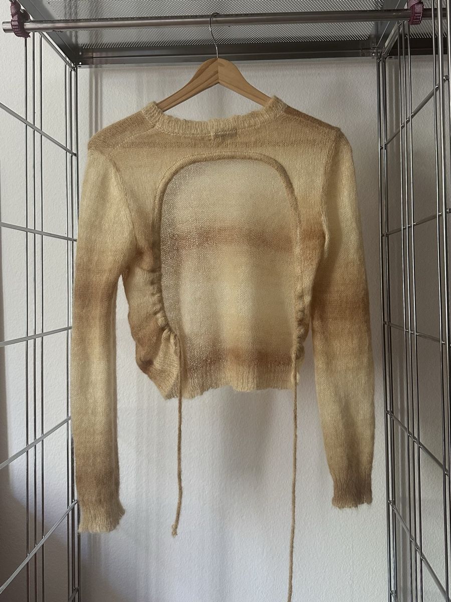 Top: Gimaguas open back knit top – Usato da Bern venduto da nina.nmp 1