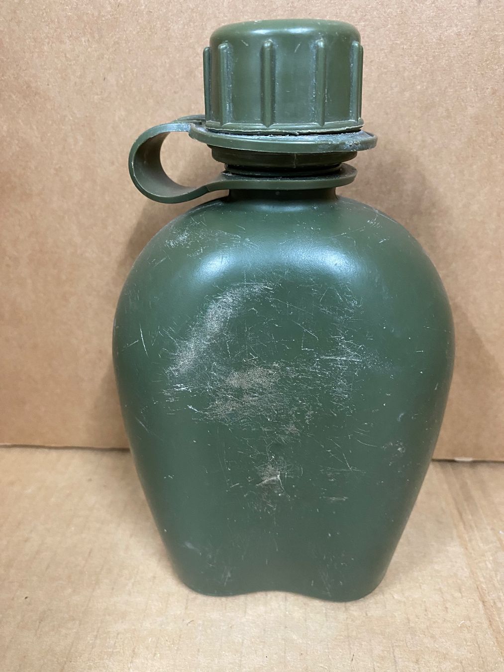 Attrezzatura & Pezzi di ricambio: Plastik Militärflasche gebraucht – Usato da Eschlikon TG venduto da 1.- 2