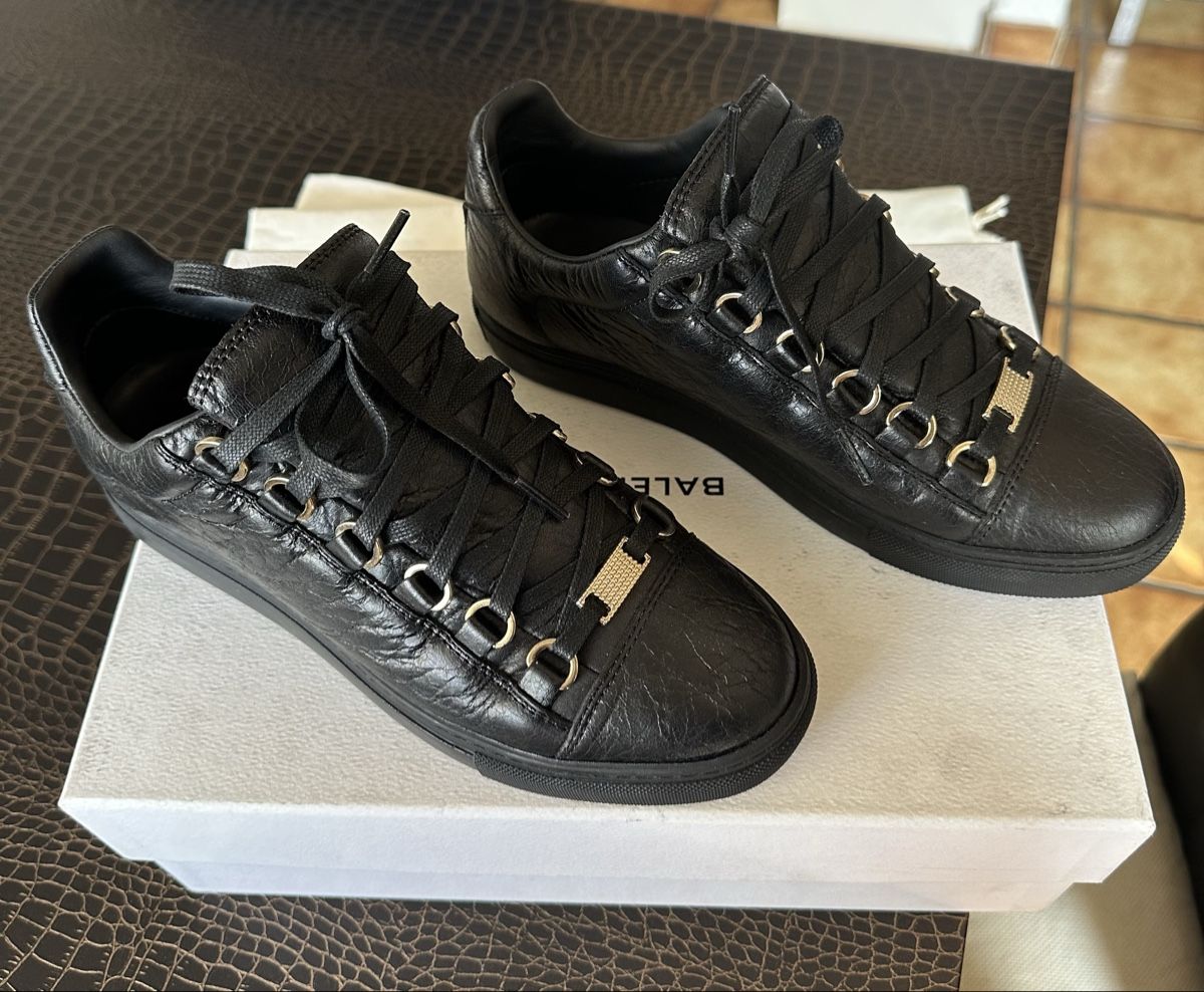 Balenciaga Scarpe da donna: BALENCIAGA sneakers schwarz 37 – Usato da Lachen SZ venduto da sim_ntp2